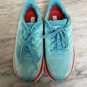 Hoka Clifton 8, size 8